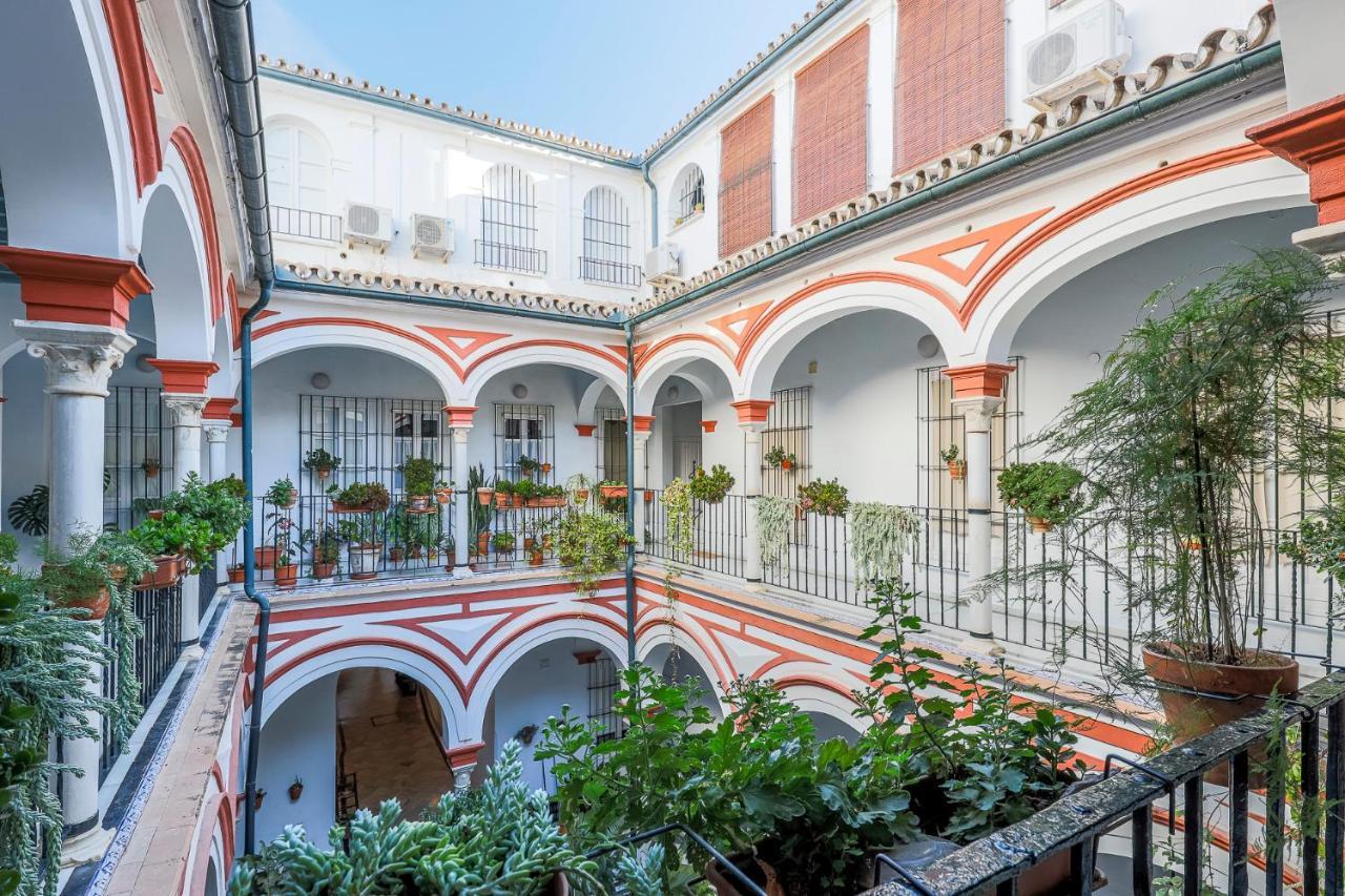 Apt. Casa Palacio Santa Cruz Cathedral Views - セビリア エクステリア 写真